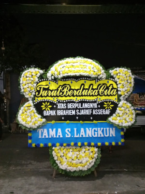 Papan Bunga Duka di Petasia